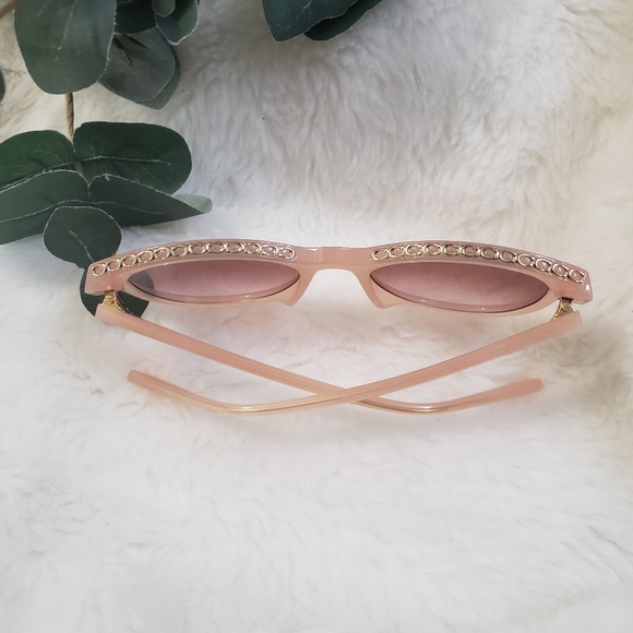 πNEW COACH Sunglasses- Milky Pink NIC - Picture 7 of 9